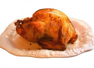 Surgeon Struggles to Carve Turkey at Thanksgiving