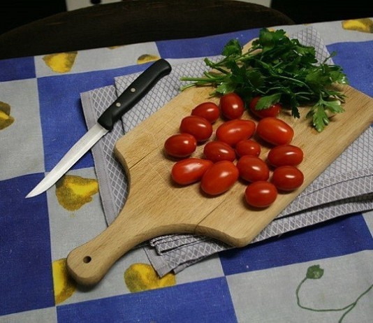 Trauma Patient with Isolated Stab Wound to Shoulder Can’t Understand Why His $300 Pants Are Being Cut Off in the Trauma Bay trauma knife