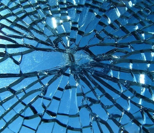 Pyxis Machine Dispenses Broken Glass Dilaudid Ampule, Laughs on the Inside Pyxis machine broken glass