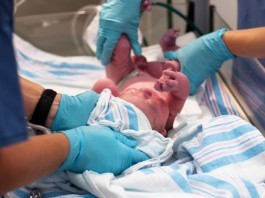 Clumsy OB/GYN Intern Fumbles a Record 11 Babies ob/gyn delivery newborn