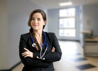 Patient Surprised To Find Out Female ‘Doctor’ Is Not A Nurse female doctor