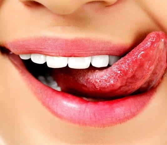 Medical Student Discovers First Taste-Based Physical Exam Finding, Diagnosis Psoriasis licking