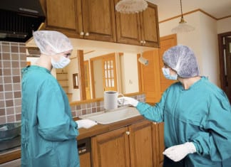 Scrub Tech Has Friend Visit Apartment: ‘Don’t Touch Anything’