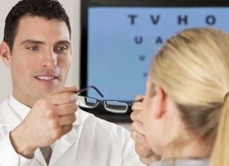 Ophthalmology Resident Consulted to Put Glasses On opthalmologist