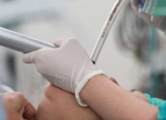 Frustrated with Memes, Pathologist Intubates Crashing Covid Patient anesthesiologist intubating