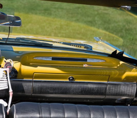 Breaking News: 10 Bucks Says an Orthopod Drives This Car with a Skeleton Hanging from the Rearview Mirror skeleton rearview mirror