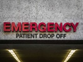 Frequent Fliers Hired to Evaluate Emergency Medicine Residents em entrance