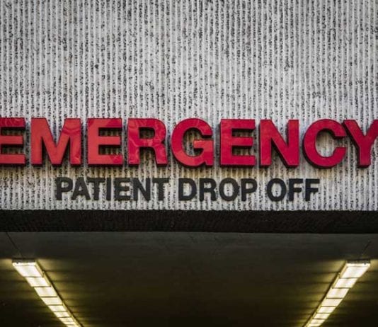 Frequent Fliers Hired to Evaluate Emergency Medicine Residents em entrance