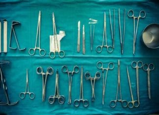 Surgeon Recommends Maximally-Invasive Surgery maximal surgery