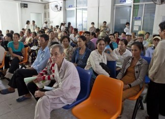 Tired of Waiting, Patient Develops “Chest Pain” in ER Waiting Room