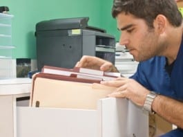 Med Student Rotating in ER Always Seems to Pick Up a Chart Requiring a Pelvic Exam er medical charts