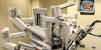 Orthopedic Surgeon Uses da Vinci Robot, Voids the Warranty davinci robot