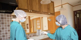 Scrub Tech Has Friend Visit Apartment: ‘Don’t Touch Anything’