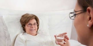 Rare Patient Asks Only for Tylenol for Pain, Receives Standing Ovation patient in hospital