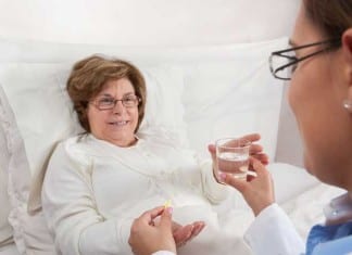 Rare Patient Asks Only for Tylenol for Pain, Receives Standing Ovation patient in hospital