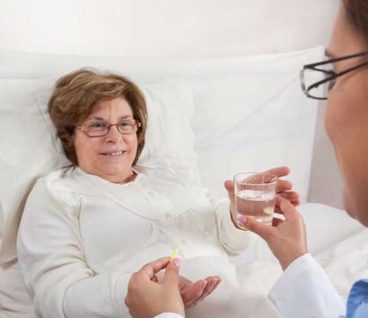 Rare Patient Asks Only for Tylenol for Pain, Receives Standing Ovation patient in hospital