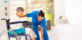Study Shows ‘Hold On, I’ll Get Your Nurse’ Most Common Phrase Doctors Say to Inpatients nurse helping