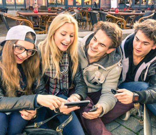 American Association of Doctors Considers Offering MD Degree to Anyone With a Smartphone smart phone