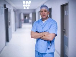 Patient Alarmed After Noticing Surgeon’s Shoelace Untied surgeon shoes