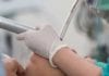 Anesthesiologist Calls Code Blue in Operating Room For True Emergency anesthesiologist intubating