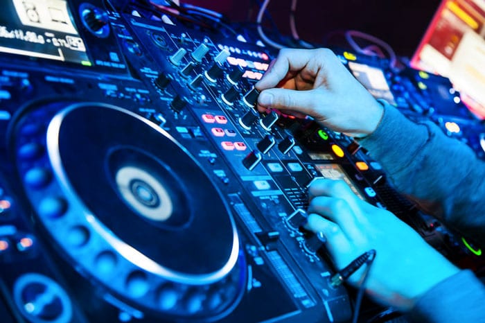 Outpatient Surgery Center Hires DJs Instead of OR Nurses
