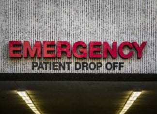 Frequent Fliers Hired to Evaluate Emergency Medicine Residents em entrance