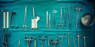 Surgeon Recommends Maximally-Invasive Surgery maximal surgery