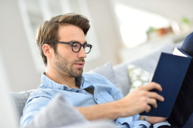 Med Student Takes Break From Reading Textbook About Medicine To Read Med Student Takes Break From Reading Textbook About Medicine To Read